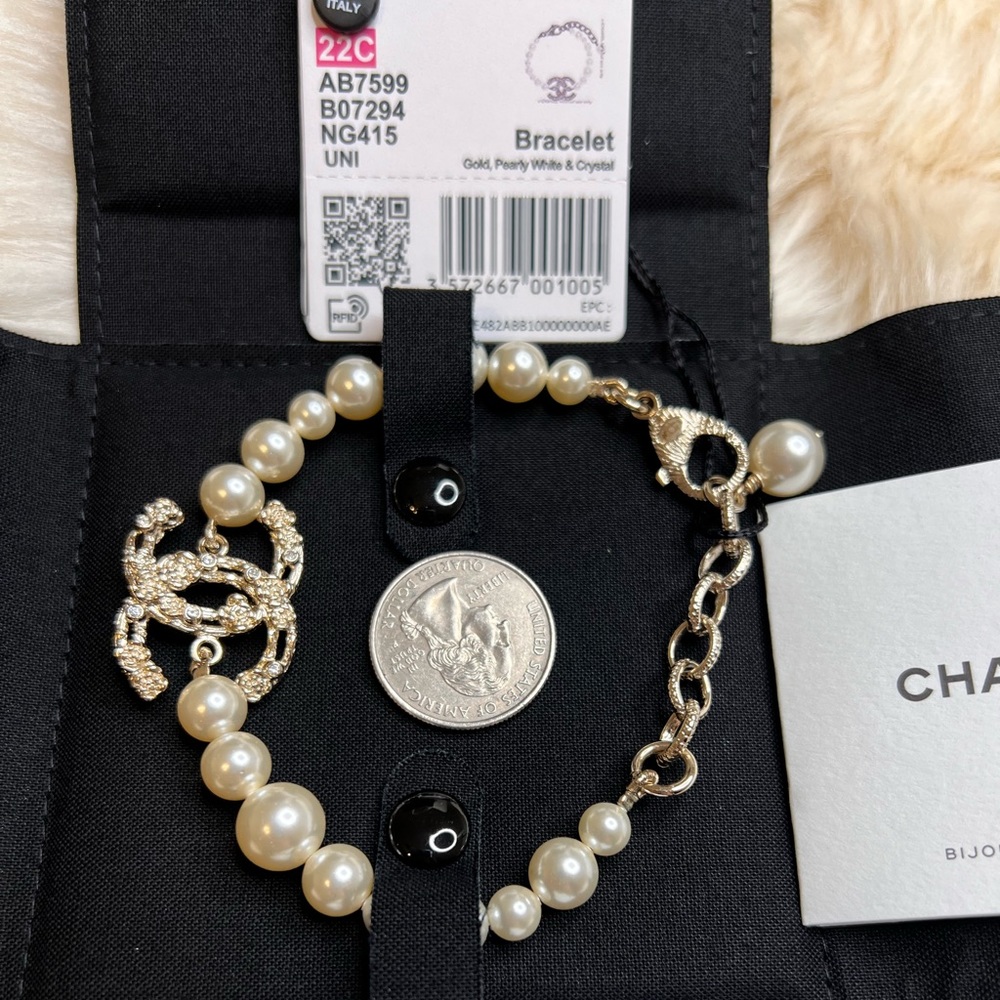 **SOLD** Chanel Pearl Bracelet With Large Gold CC Charm  In Light Gold Hardware